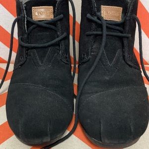 Toms Wedge Laces Up Booties